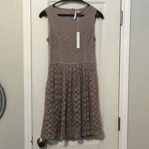 Lauren Conrad - pleated floral lace dress Size 4